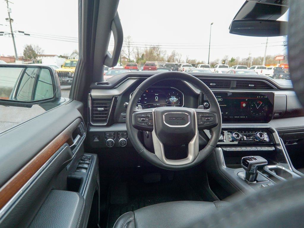 Used 2024 GMC Sierra 1500 Denali AWD/4WD image 13