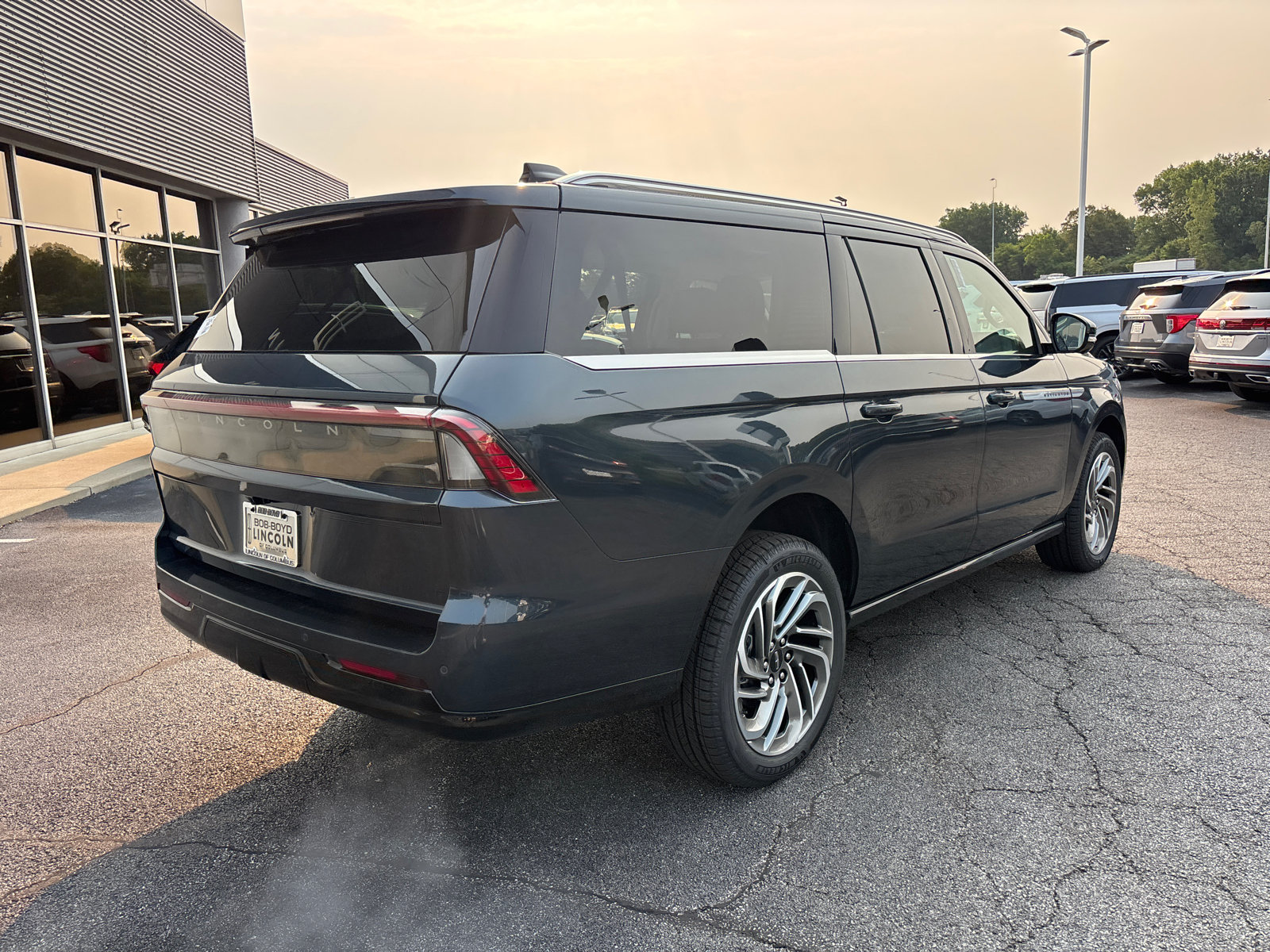 New 2026 Lincoln Navigator L Reserve AWD/4WD image 7