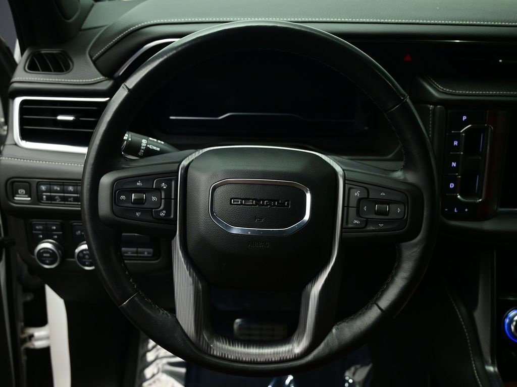 Used 2023 GMC Yukon XL Denali Ultimate image 3