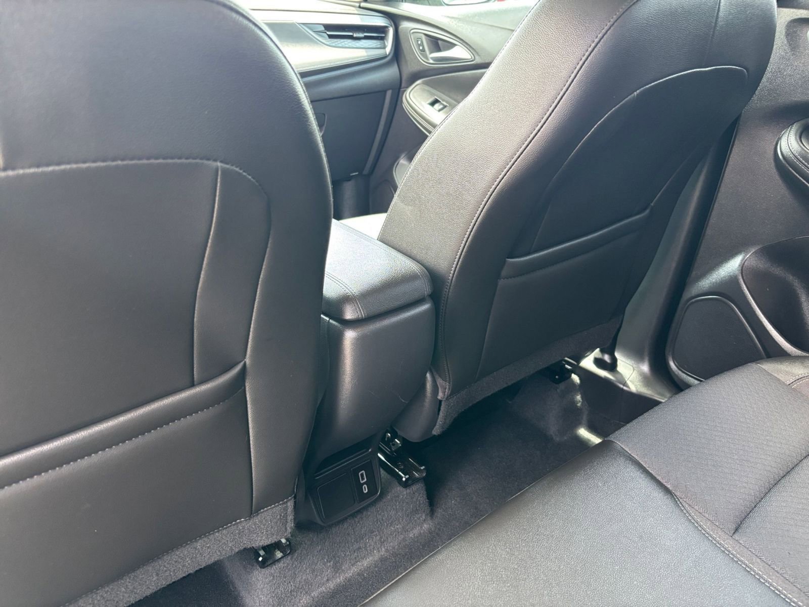 Used 2025 Buick Encore GX Preferred FWD image 25