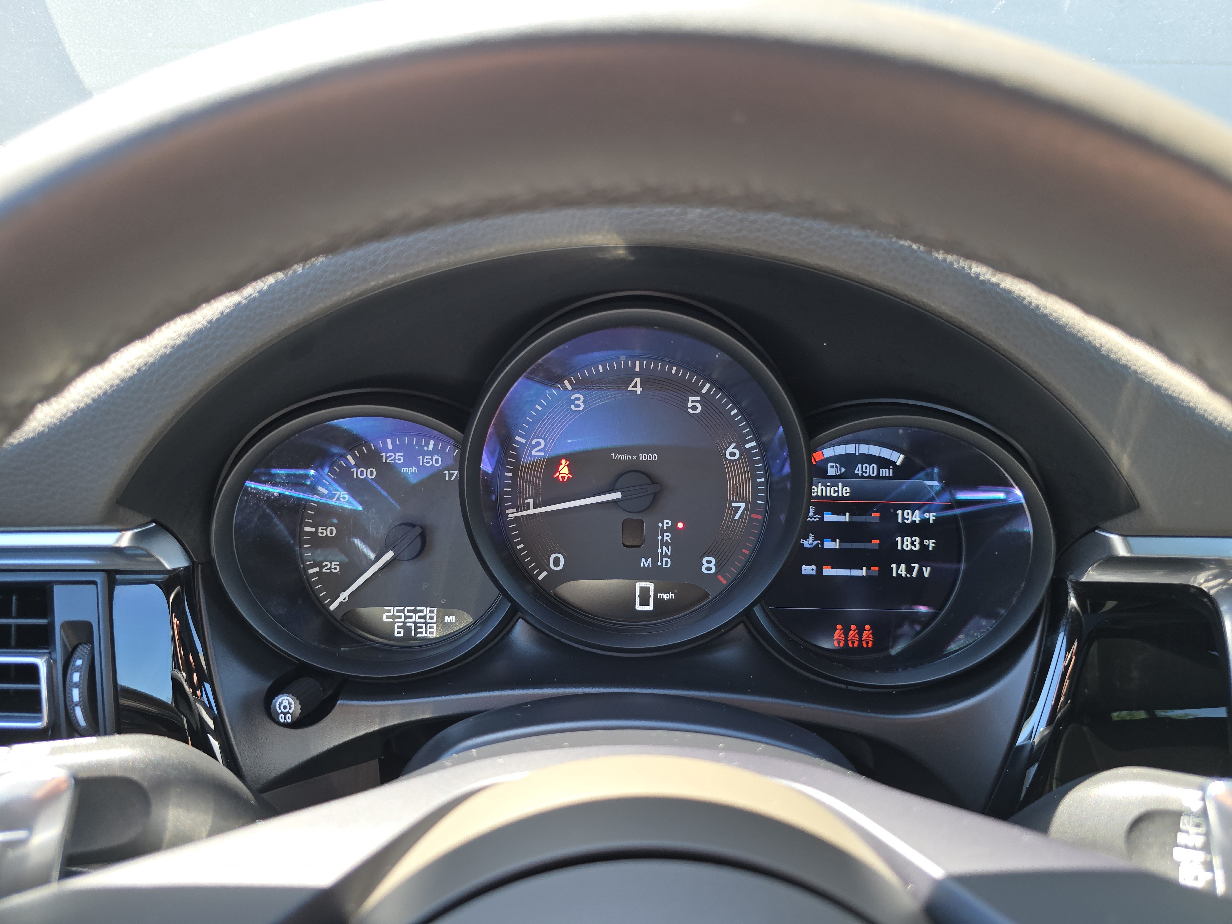 Certified 2023 Porsche Macan AWD/4WD image 26