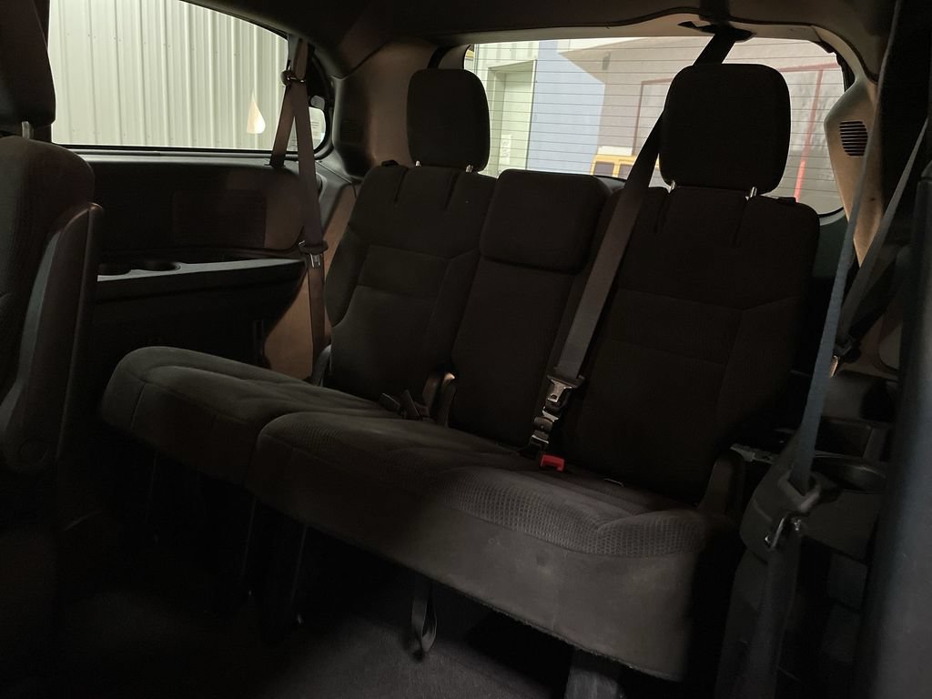 Used 2016 Dodge Grand Caravan SXT FWD image 21