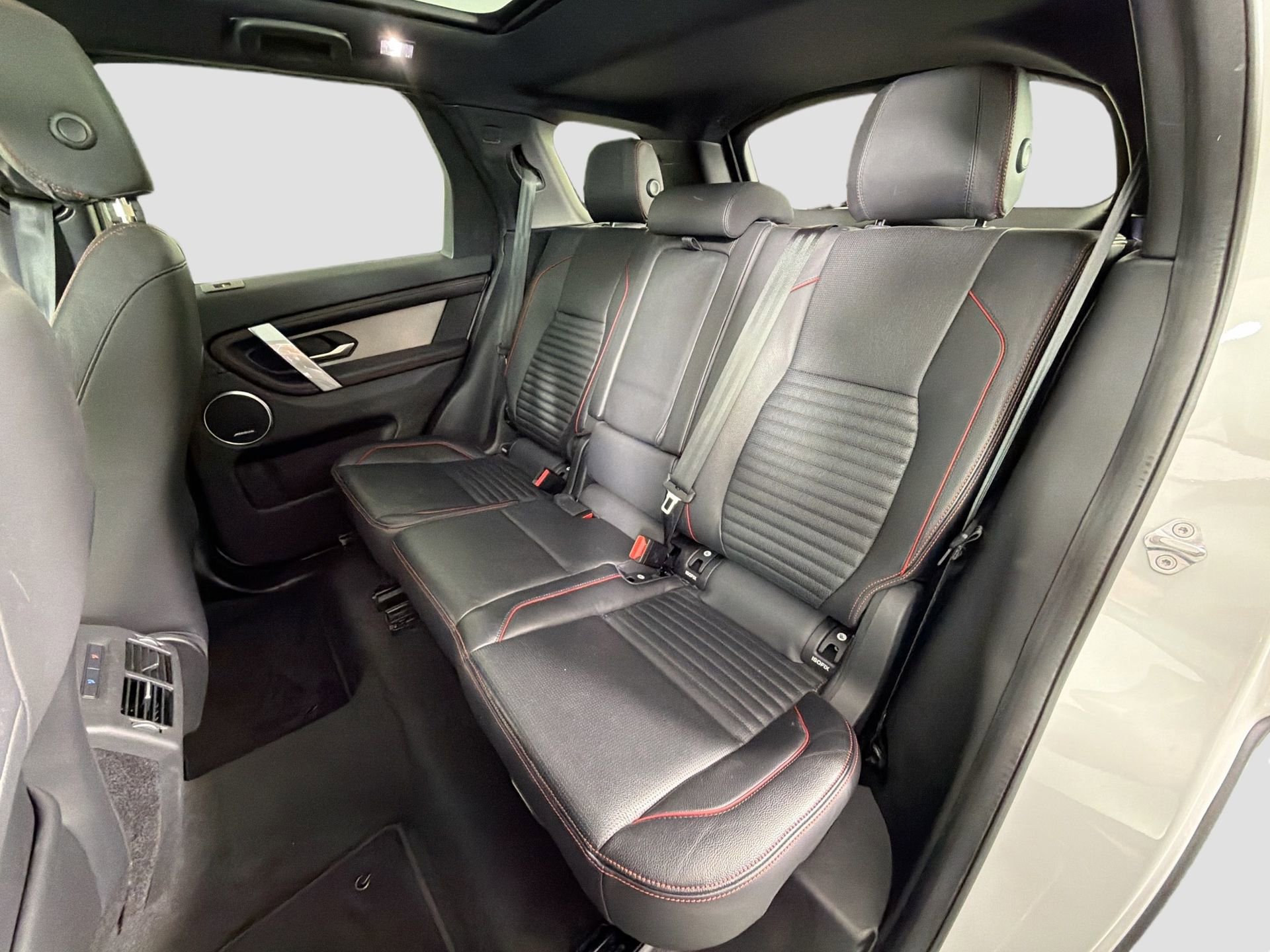 Used 2022 Land Rover Discovery Sport S R-Dynamic image 27