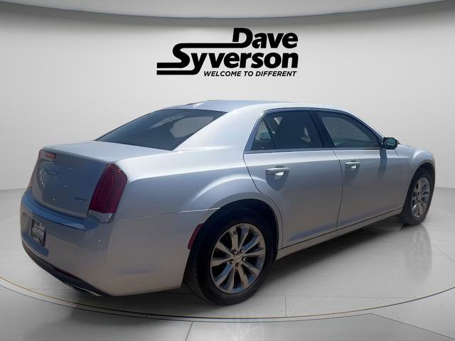 Used 2021 Chrysler 300 Touring L AWD/4WD image 5