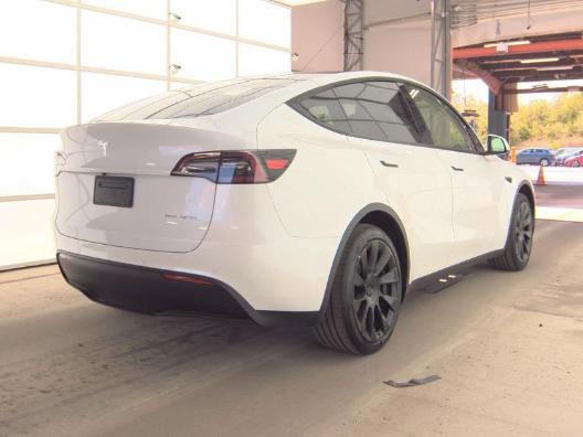 Used 2021 Tesla Model Y Long Range AWD/4WD image 5