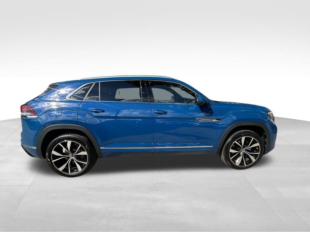 Used 2025 Volkswagen Atlas Cross Sport SEL Premium R-Line image 3