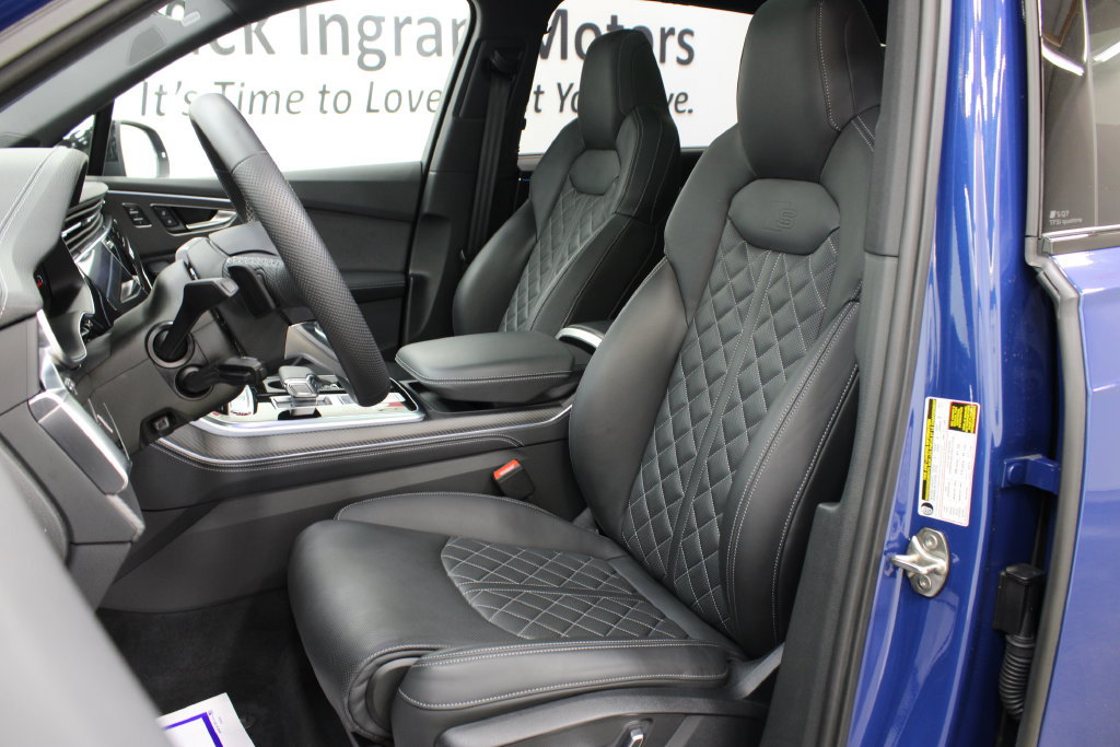 Used 2025 Audi SQ7 Prestige AWD/4WD image 16