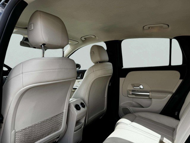 Used 2021 Mercedes-Benz GLA 250 4MATIC w/ Premium Package image 38