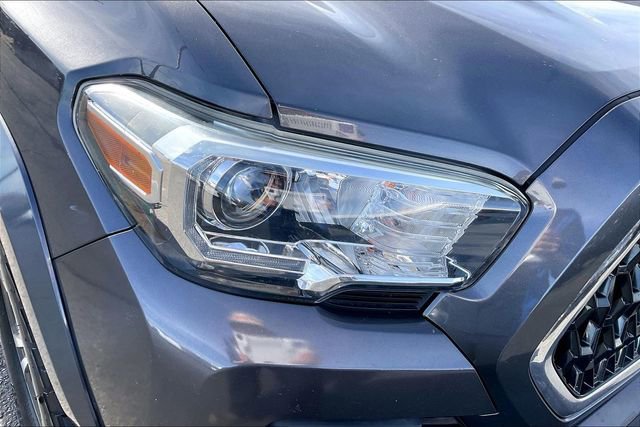 Used 2018 Toyota Tacoma TRD Sport image 31