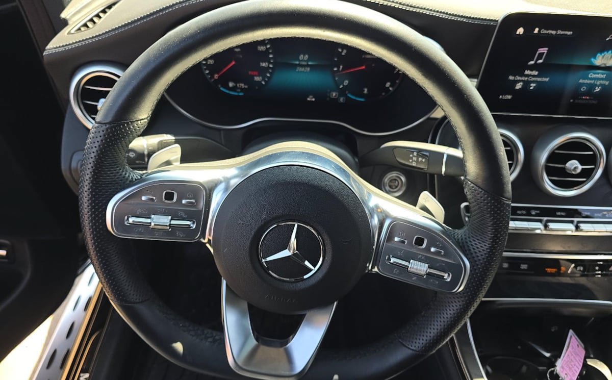 Used 2023 Mercedes-Benz GLC 300 4MATIC Coupe image 4