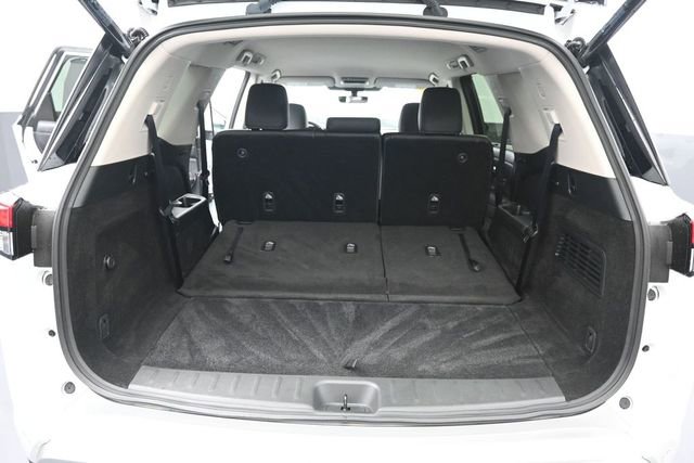 Used 2025 Nissan Pathfinder SL AWD/4WD image 30