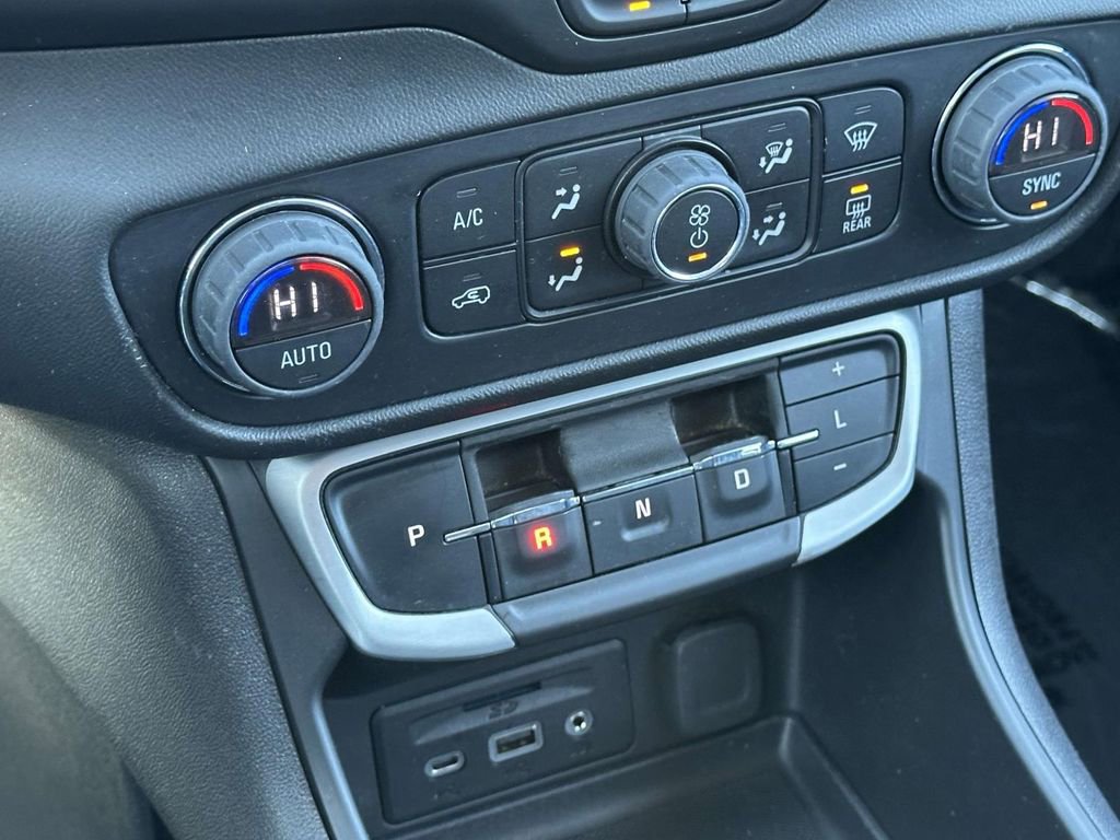 Certified 2022 GMC Terrain SLT w/ Elevation Edition image 27