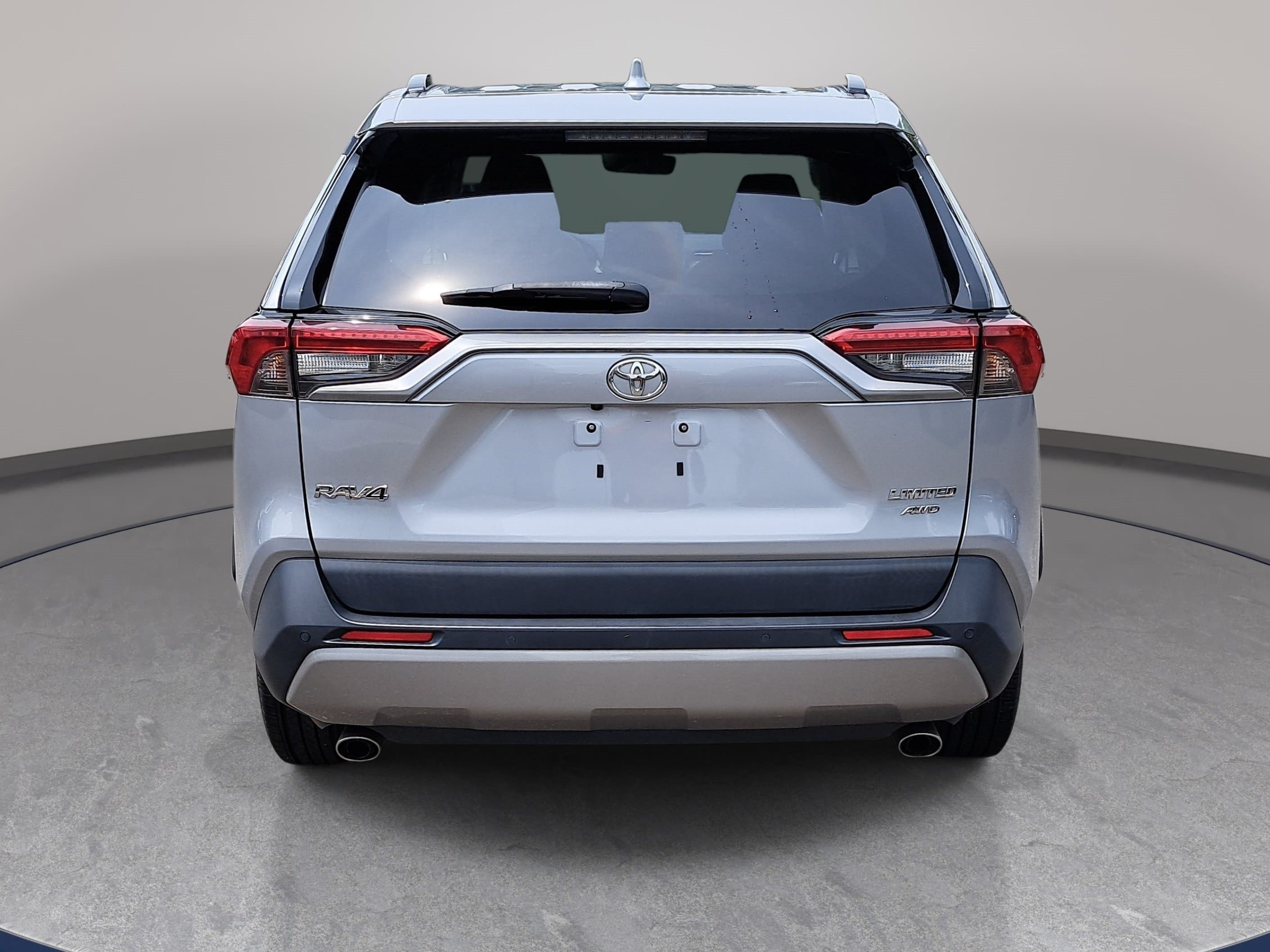 Used 2022 Toyota RAV4 Limited AWD/4WD image 6
