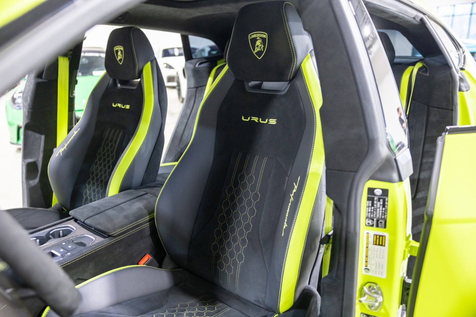 Used 2024 Lamborghini Urus Performante image 38