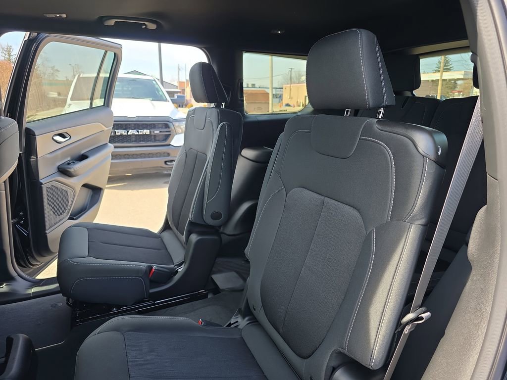 New 2026 Jeep Grand Cherokee L 4WD image 16