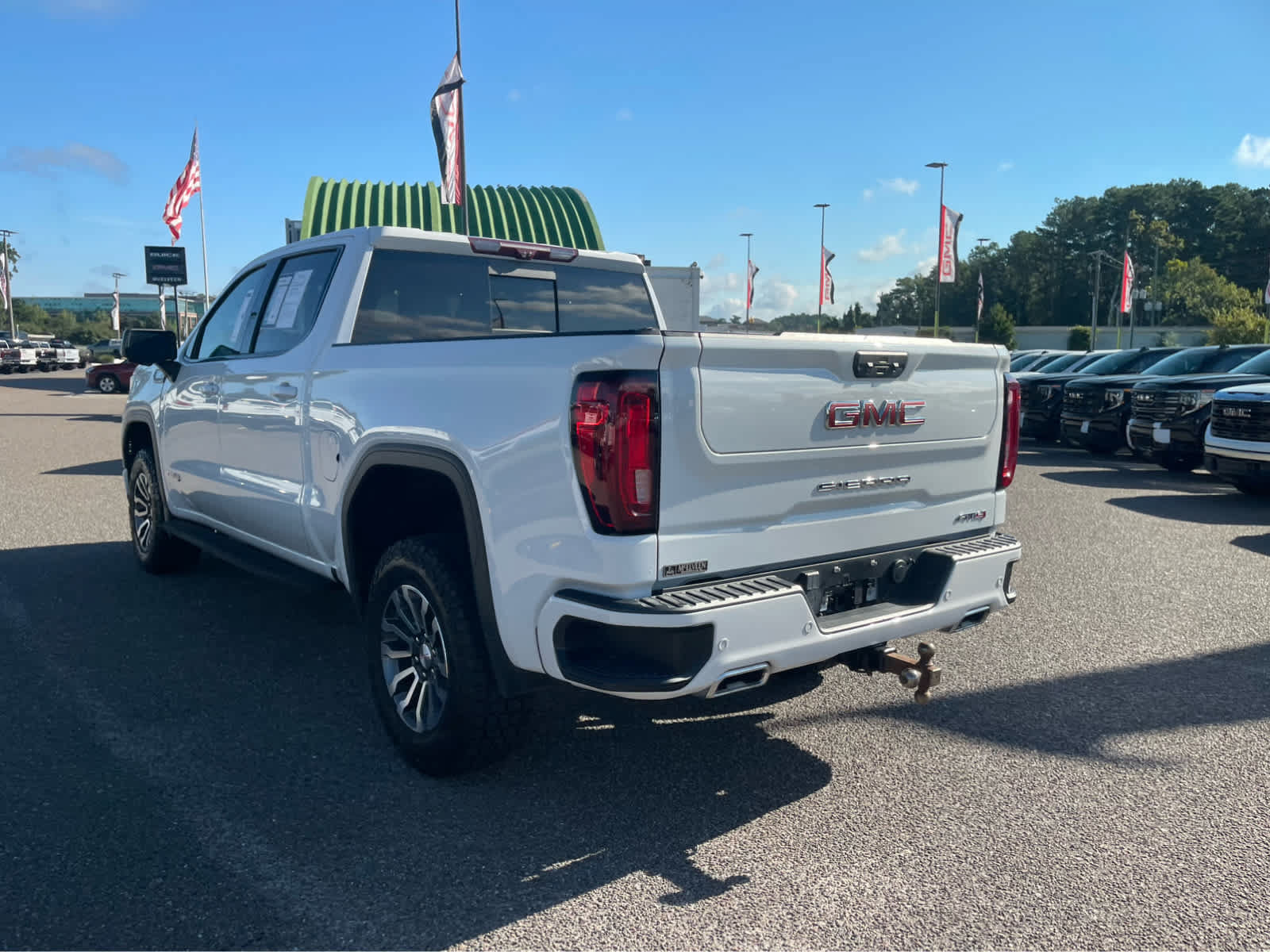 Used 2023 GMC Sierra 1500 AT4 w/ AT4 Premium Package AWD/4WD image 7