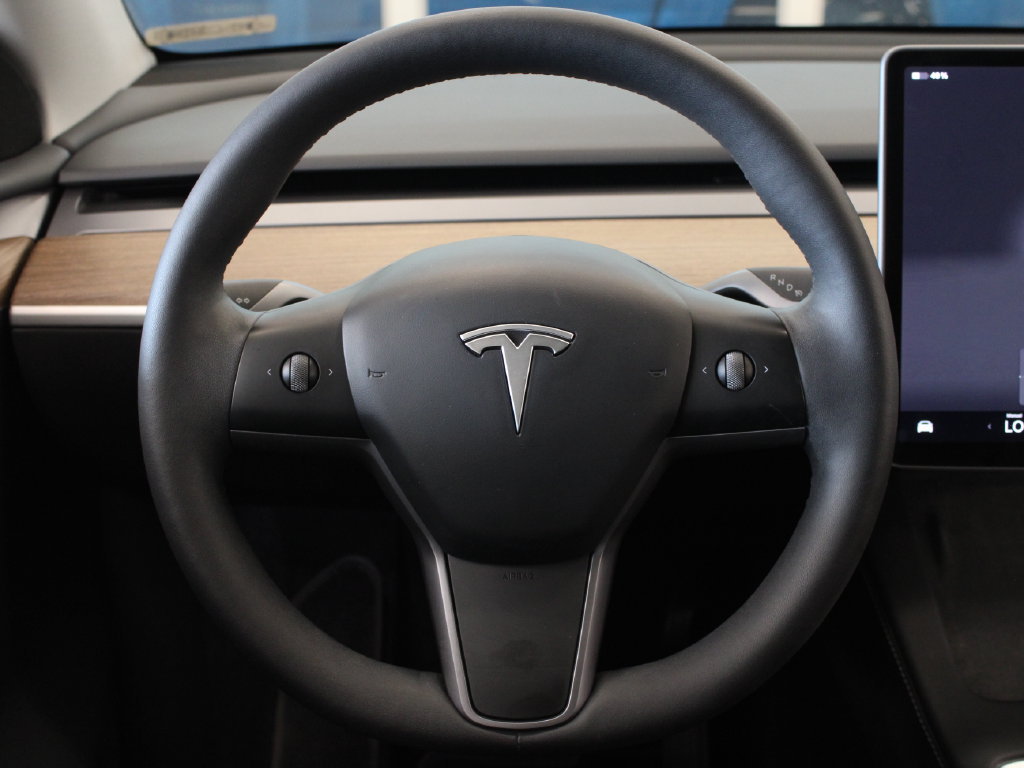 Used 2024 Tesla Model Y Long Range AWD/4WD image 23