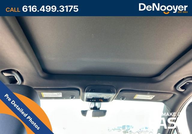 Used 2023 Cadillac XT6 Sport w/ Technology Package AWD/4WD image 16