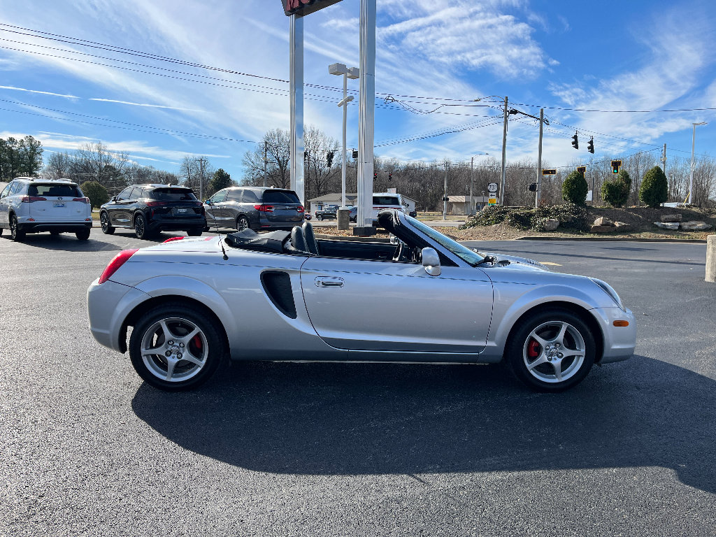 Used 2002 Toyota MR2 image 10