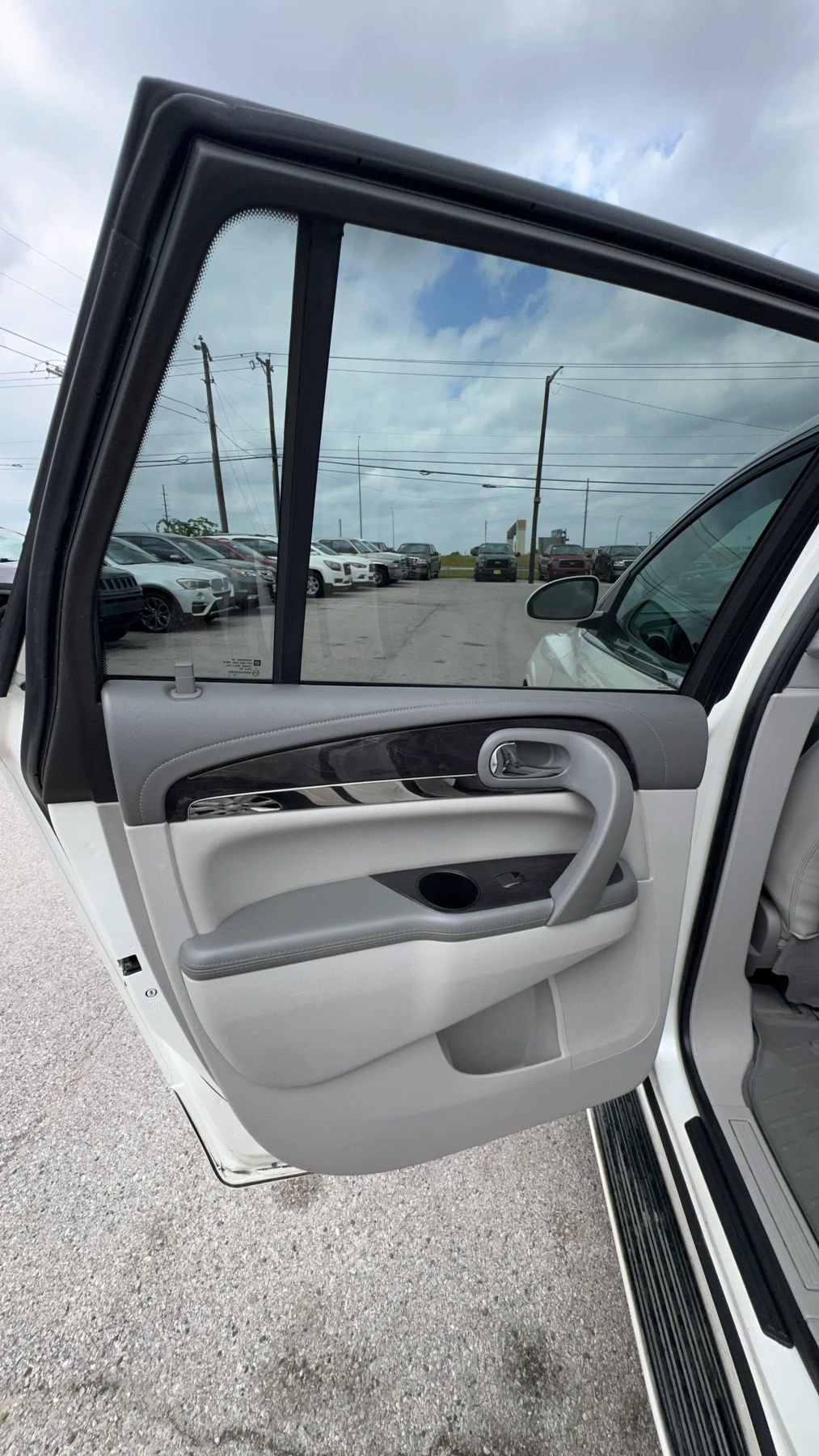 Used 2015 Buick Enclave Premium w/ Experience Buick Package image 11