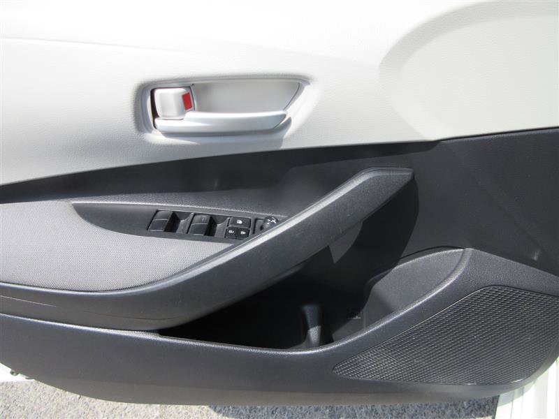 Used 2021 Toyota Corolla LE FWD image 9