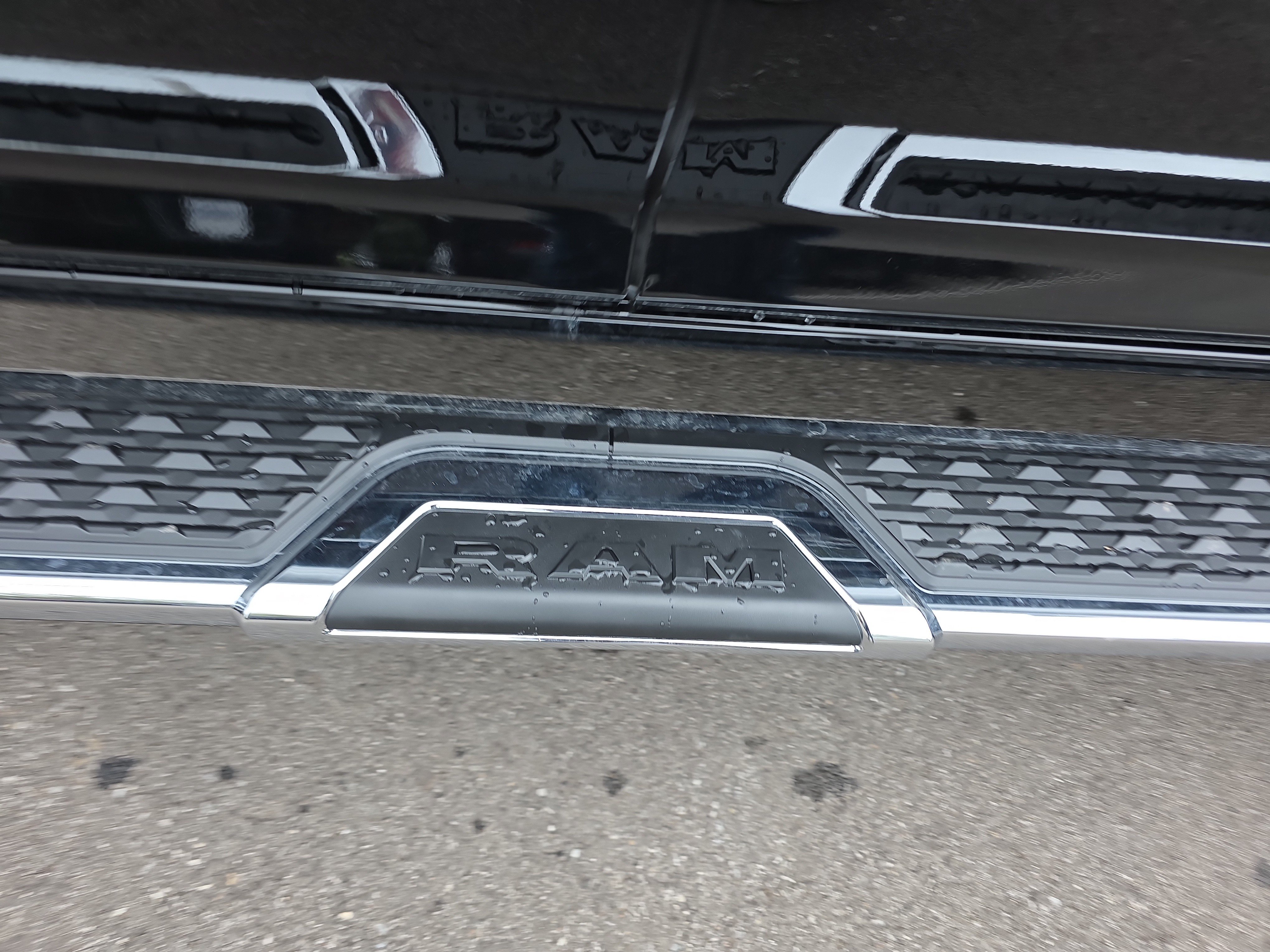 New 2027 RAM 5500 4x4 Crew Cab image 33