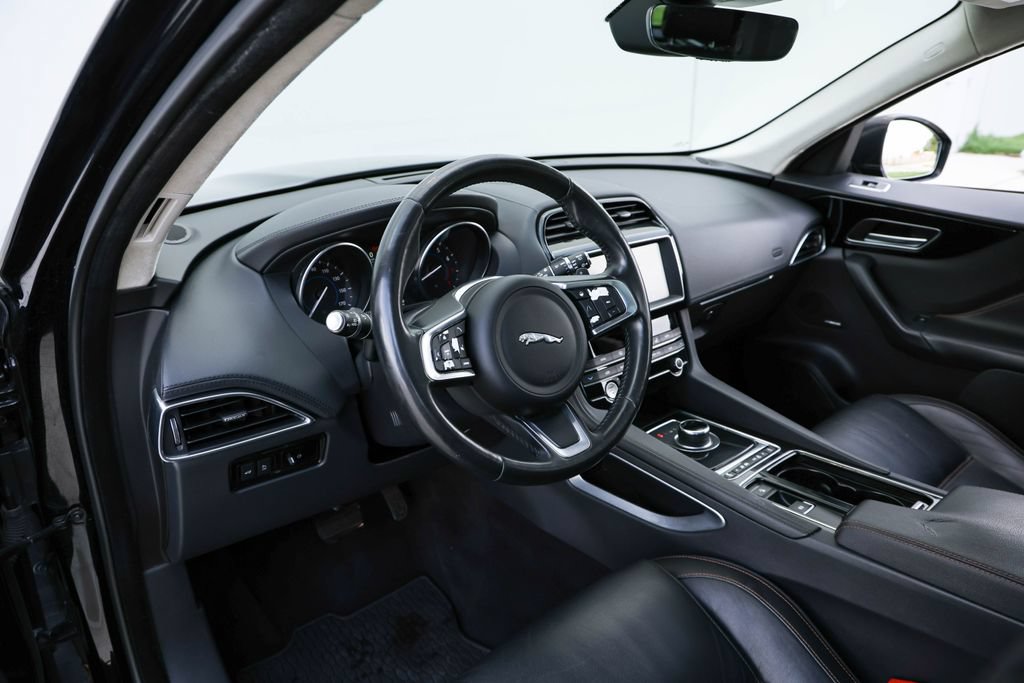 Used 2020 Jaguar F-PACE Prestige AWD/4WD image 17