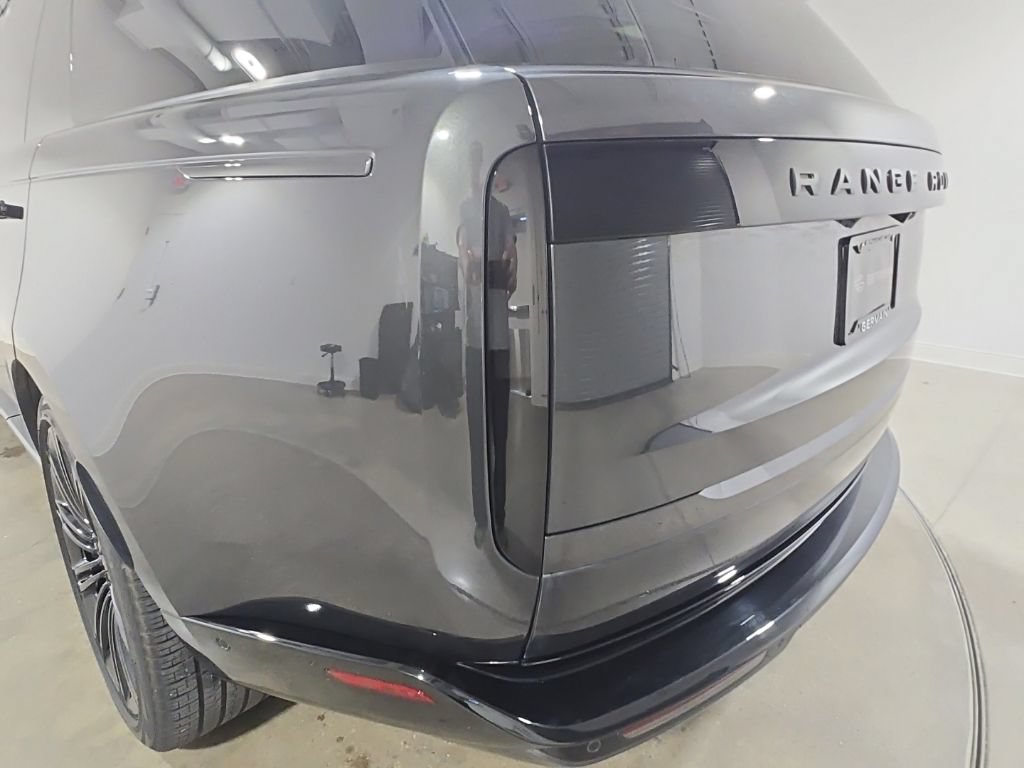 Used 2024 Land Rover Range Rover SE AWD/4WD image 9