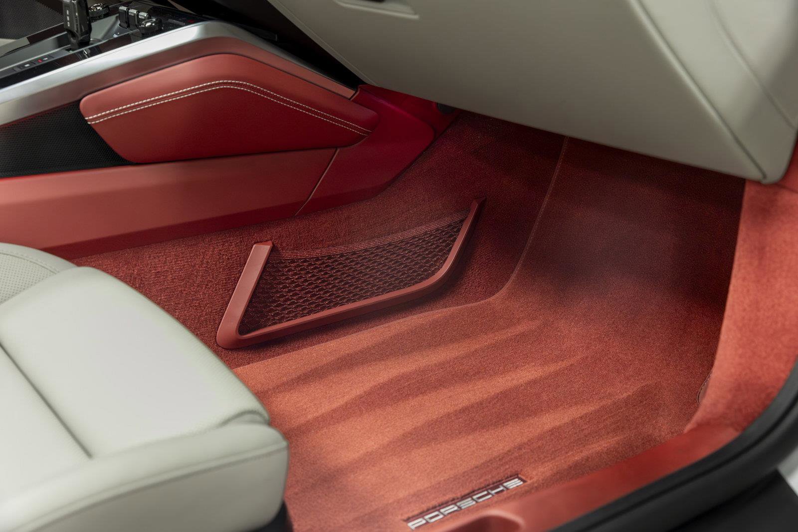 Used 2022 Porsche 911 Turbo S image 61