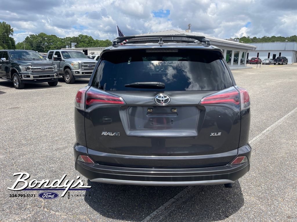 Used 2018 Toyota RAV4 XLE FWD image 13