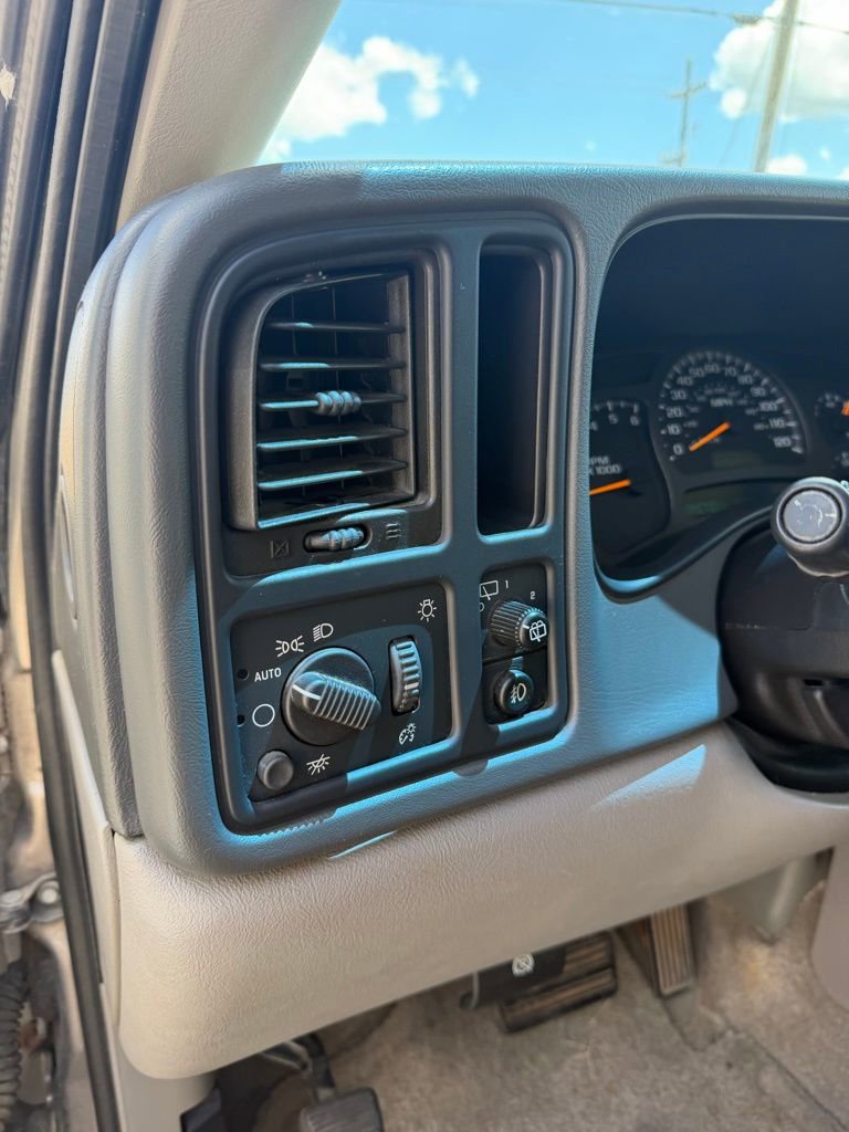 Used 2003 GMC Yukon XL SLT w/ 1SC Preferred Equipment Group image 10