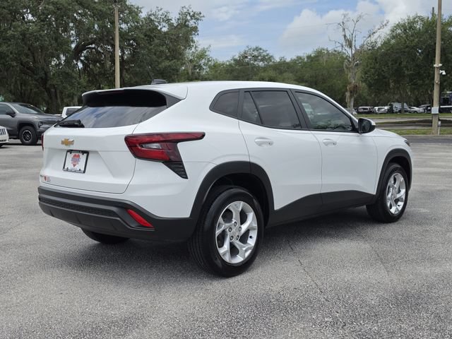 Used 2025 Chevrolet Trax LS w/ LS Convenience Package FWD image 6