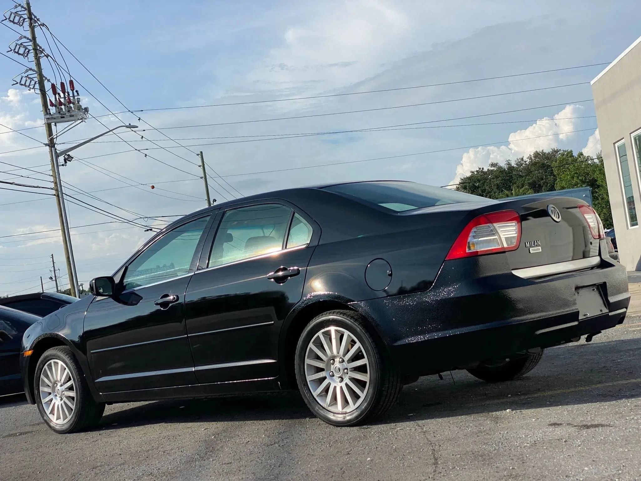 Used 2006 Mercury Milan Premier image 2