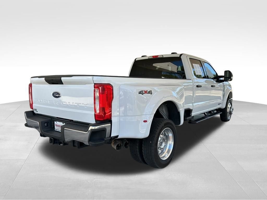 Used 2025 Ford F450 XLT image 3
