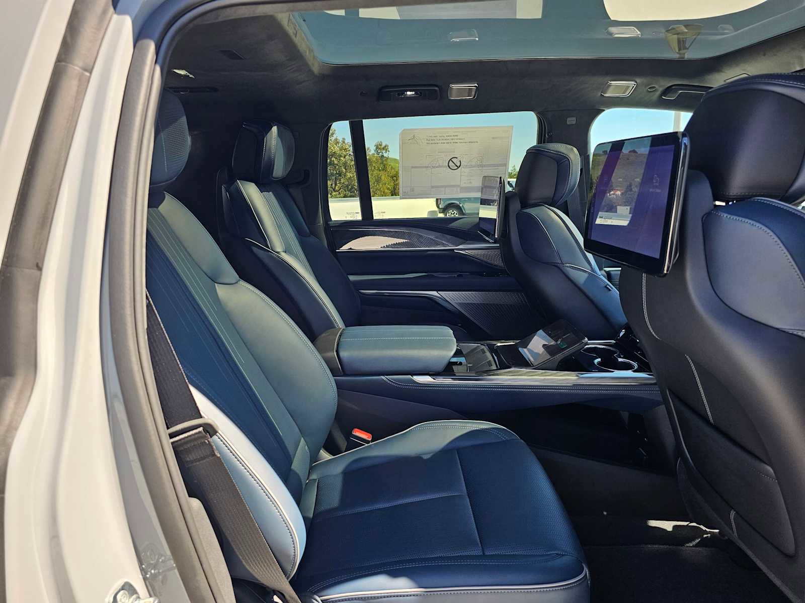 New 2026 Cadillac Escalade IQL Luxury AWD/4WD image 12