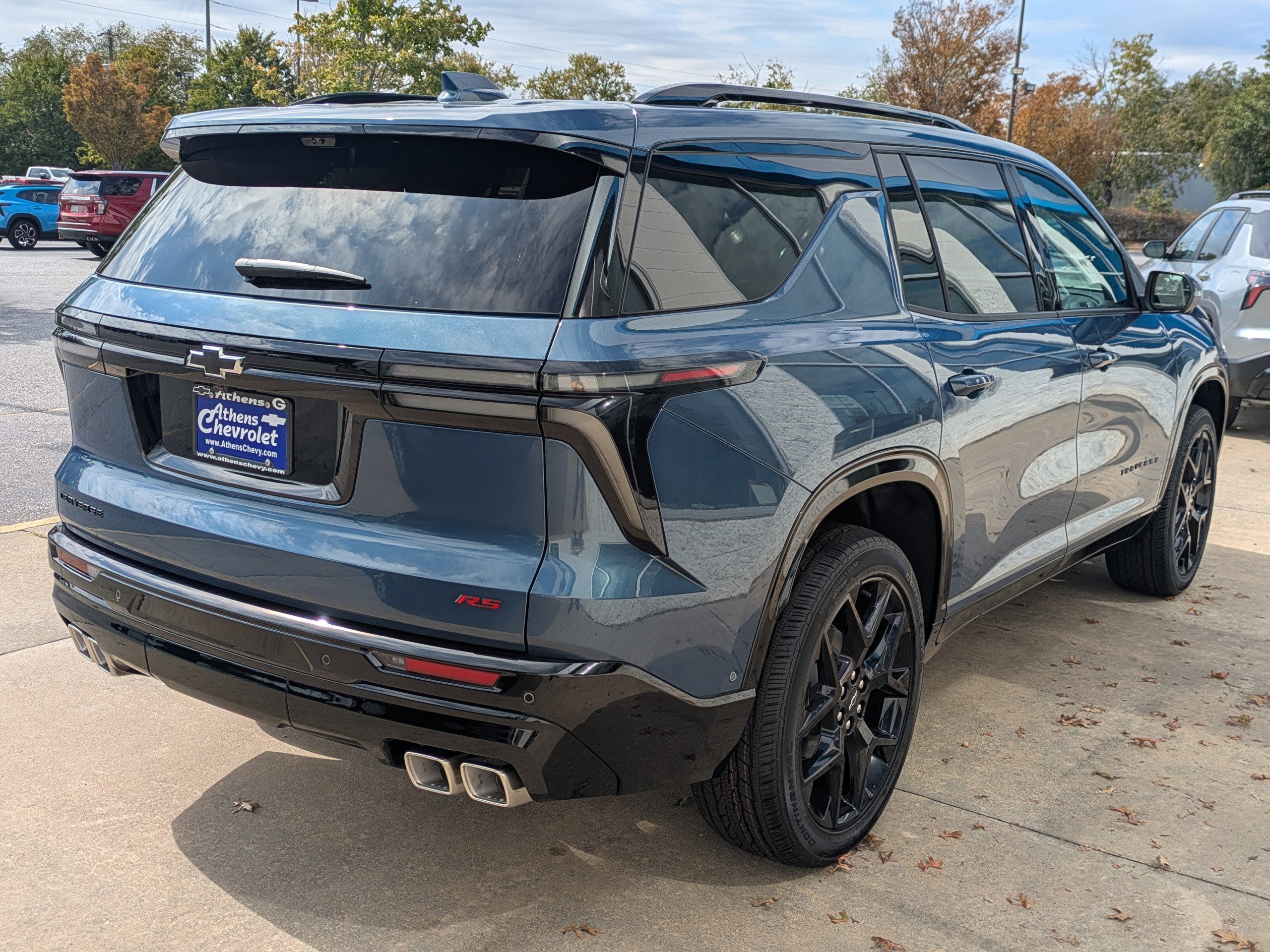 New 2026 Chevrolet Traverse RS image 3