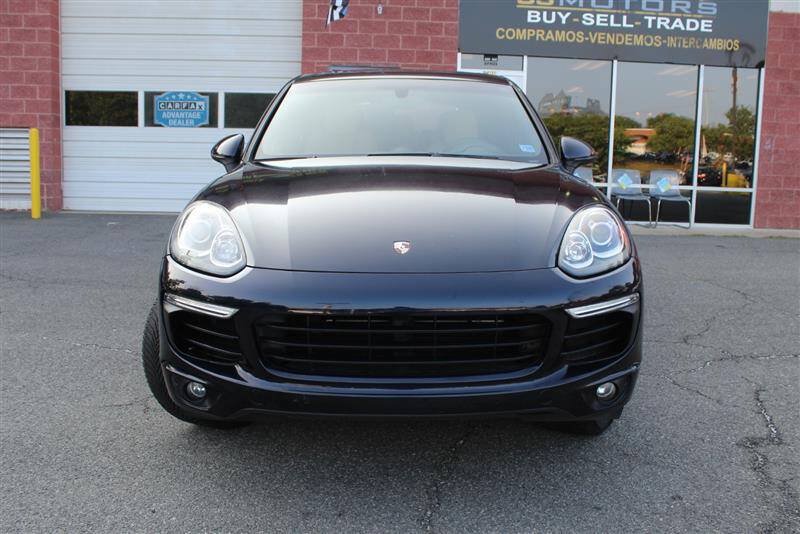 Used 2016 Porsche Cayenne w/ Premium Package AWD/4WD image 8
