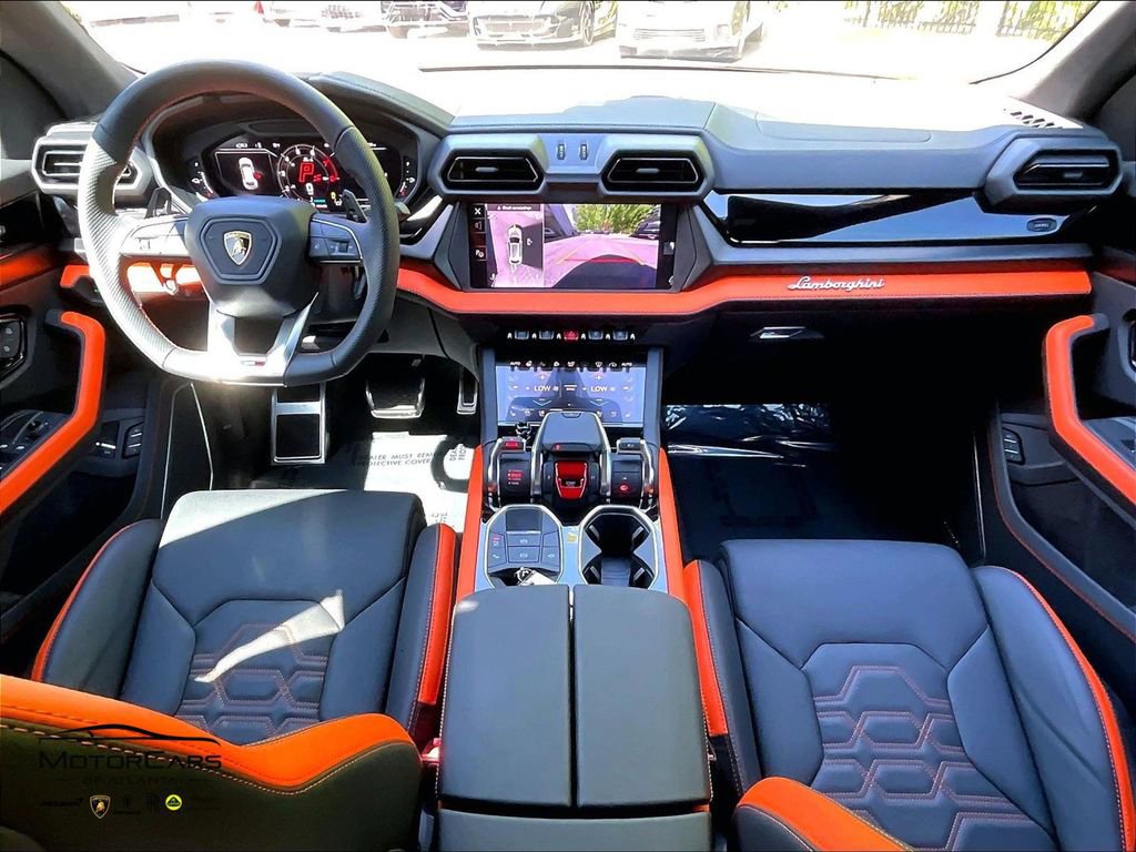 Used 2025 Lamborghini Urus SE image 14