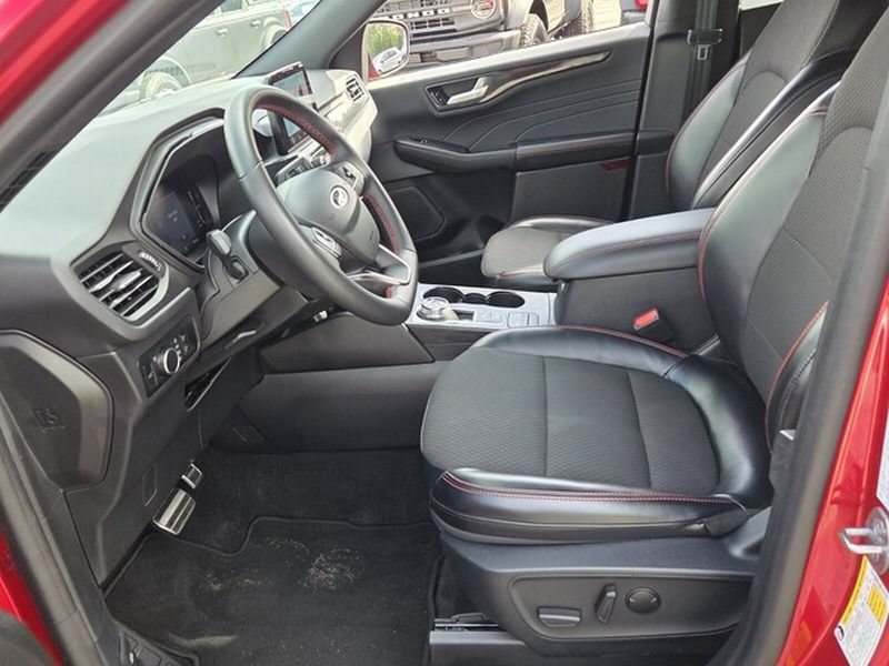 Used 2024 Ford Escape ST-Line FWD image 6
