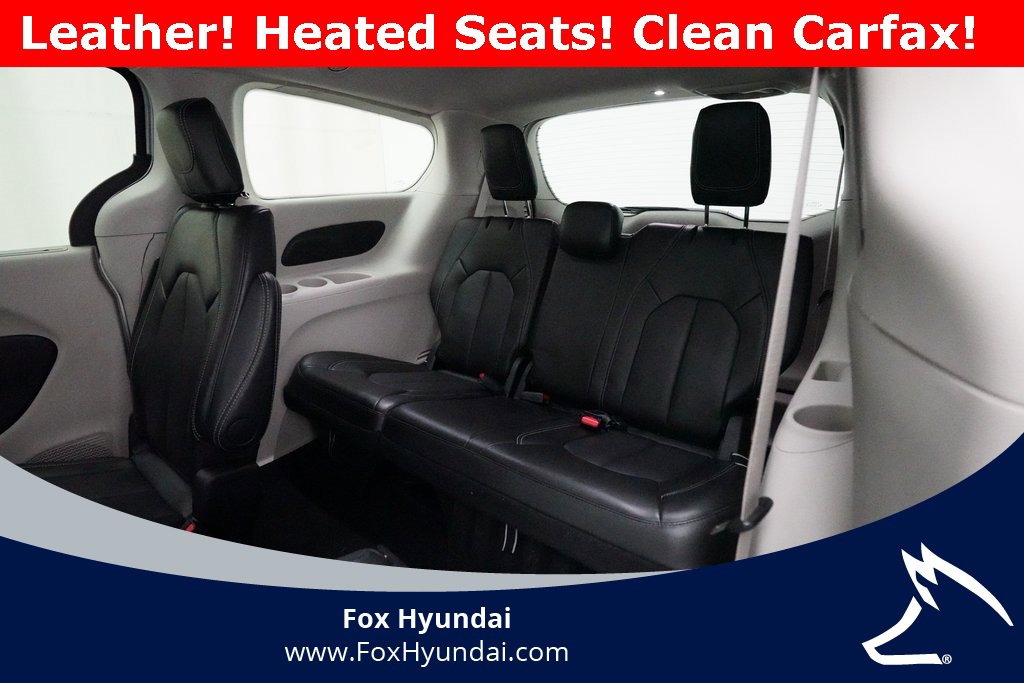 Used 2024 Chrysler Pacifica Touring-L image 16