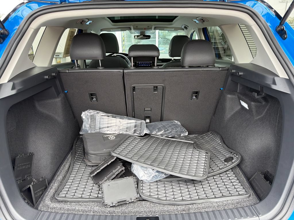 Certified 2025 Volkswagen Taos SE AWD/4WD image 25