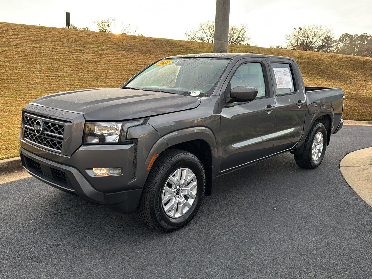 Used 2022 Nissan Frontier SV
