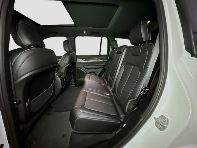 New 2025 Jeep Grand Cherokee Limited w/ Luxury Tech Group II image 15