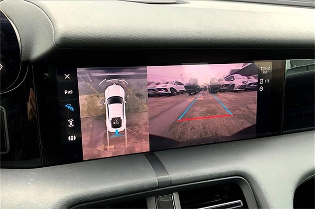 Used 2022 Porsche Taycan image 34