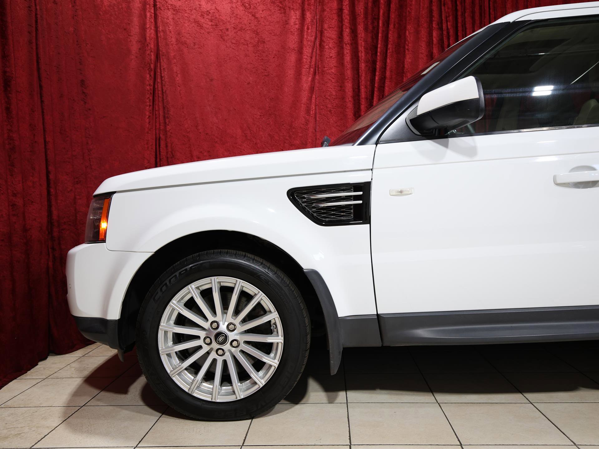 Used 2013 Land Rover Range Rover Sport HSE image 5