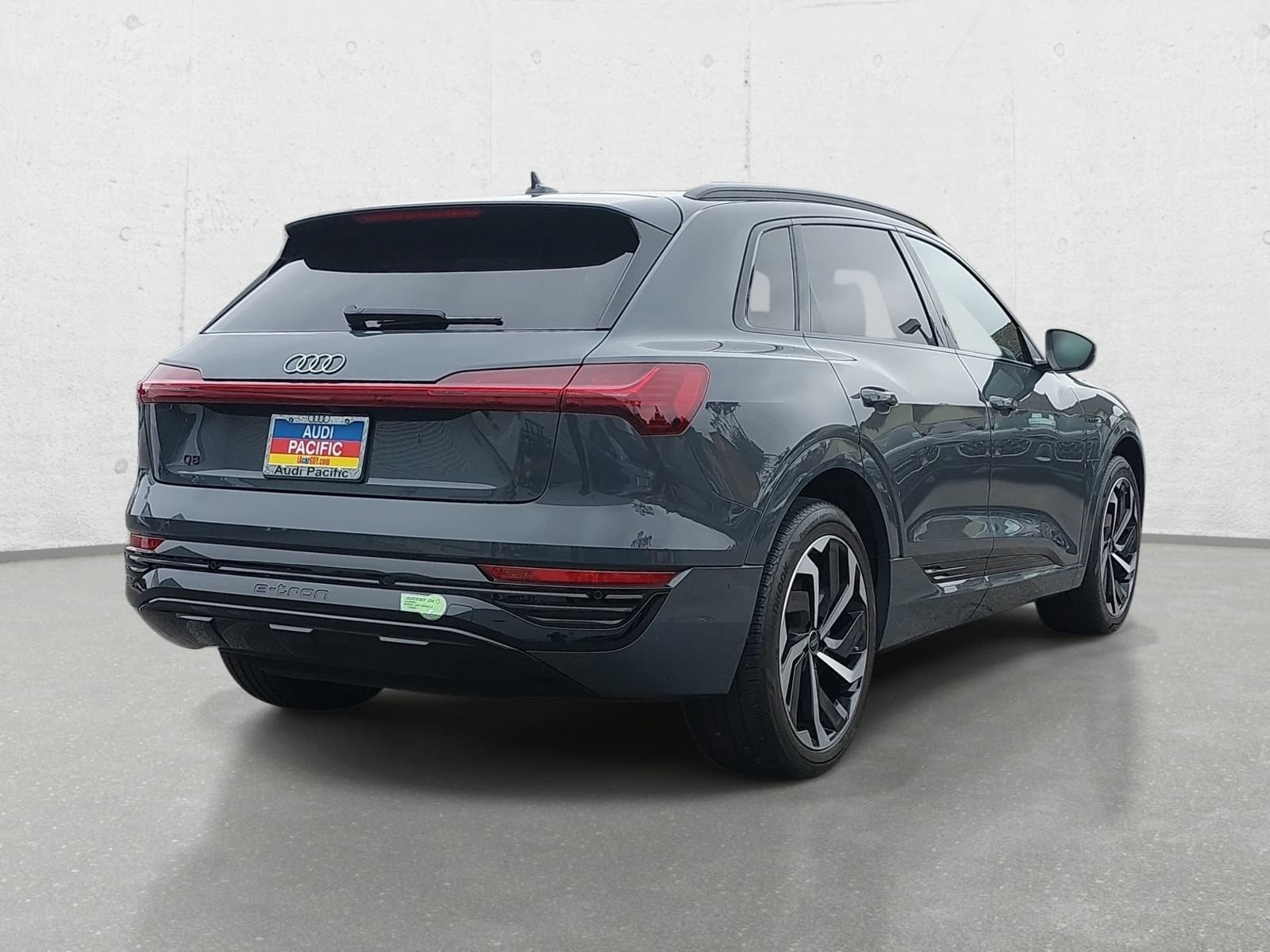 Used 2024 Audi Q8 e-tron Premium Plus w/ Premium Plus Package AWD/4WD image 5