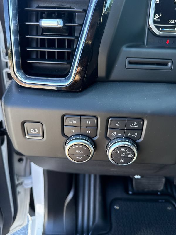 Used 2022 GMC Sierra 1500 Denali AWD/4WD image 18
