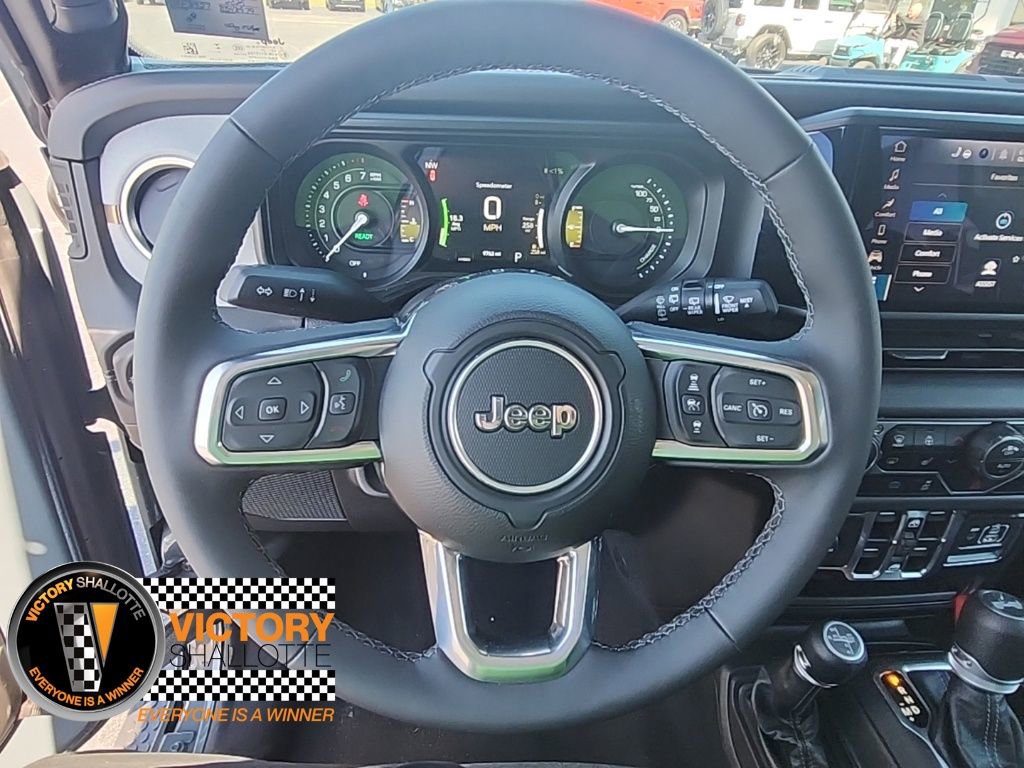 Used 2025 Jeep Wrangler Sahara 4xe image 10