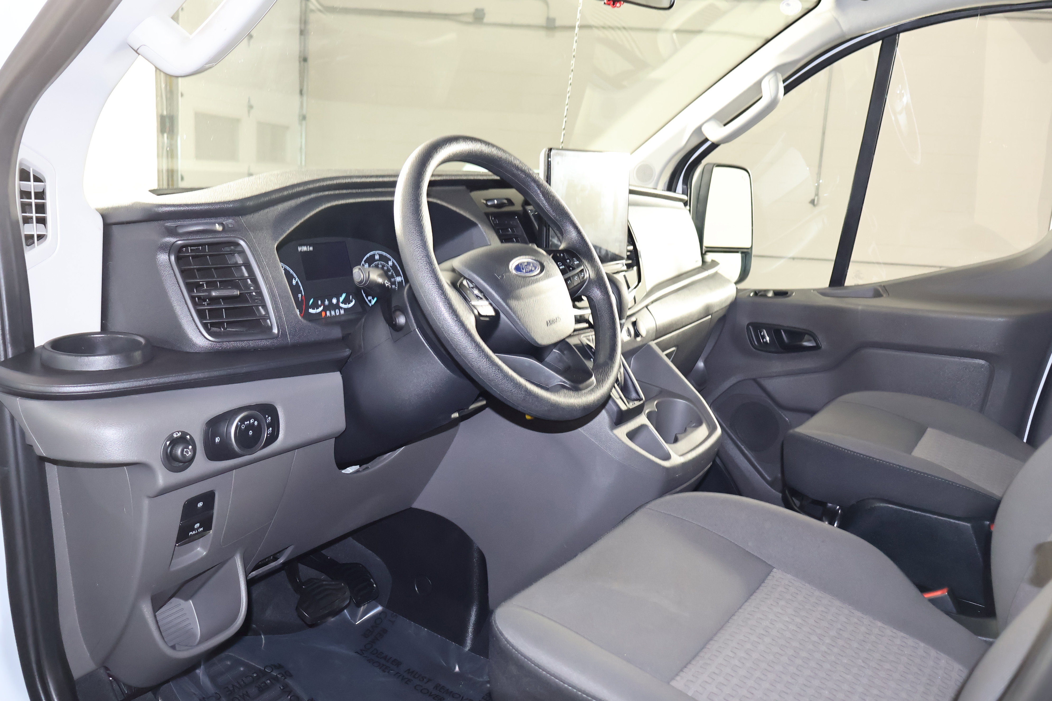 Used 2023 Ford Transit 350 XLT image 2