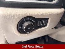 Used 2023 Chrysler Pacifica Touring-L FWD image 9